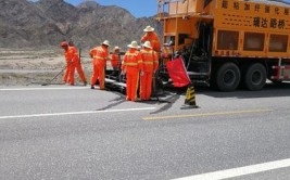 扎实开展路面预防性养护(养护路面修补公路沥青)