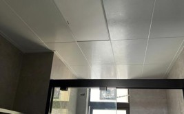什么是厨房铝扣板？廊坊厨房铝扣板选购技巧和计价方式赶紧看(铝扣板计价厨房龙骨吊杆)