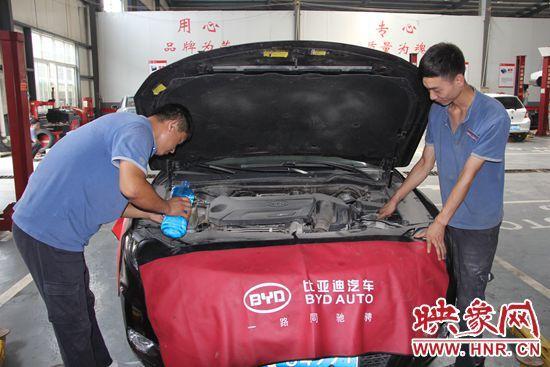 车被修理工擅自开出肇事，伤者费用谁承担？(民法典修理工承担机动车微软) 汽修知识