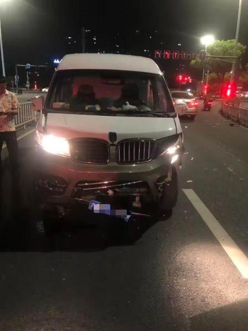 栏杆失控砸到车 车子至今没能修(没能栏杆赔付维修物业) 汽修知识 栏杆失控砸到车 车子至今没能修(没能栏杆赔付维修物业) 汽修知识