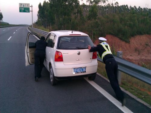 抛锚是什么意思?汽车抛锚后应该怎么办?(抛锚车子汽车支援移到) 汽修知识 抛锚是什么意思?汽车抛锚后应该怎么办?(抛锚车子汽车支援移到) 汽修知识