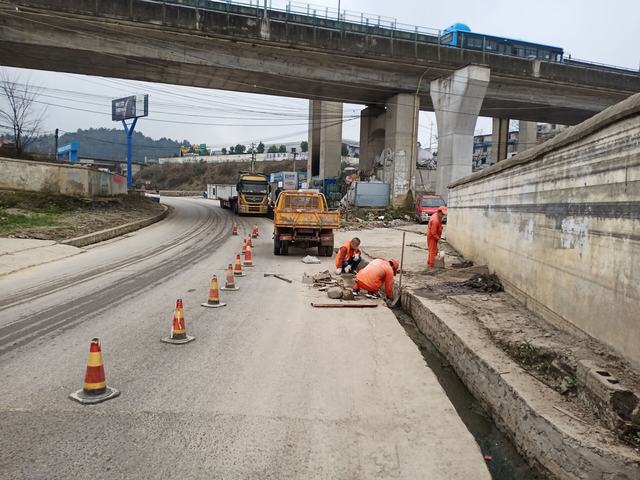 吉安公路分局精修细养提升养护管理水平(养护公路桥梁路肩大江网) 汽修知识 吉安公路分局精修细养提升养护管理水平(养护公路桥梁路肩大江网) 汽修知识