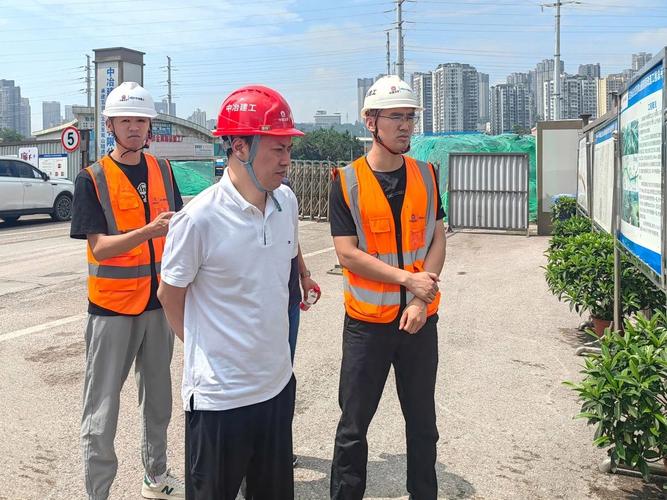付磊一行到连霍高速郑州段养护项目经理部绕城段指导慰问(养护交通项目工程局慰问) 汽修知识 付磊一行到连霍高速郑州段养护项目经理部绕城段指导慰问(养护交通项目工程局慰问) 汽修知识