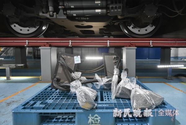 时速350公里的“复兴号”入库“大保养”!划痕、印记也纳入维修范围(复兴转向架检修划痕时速) 汽修知识 时速350公里的“复兴号”入库“大保养”!划痕、印记也纳入维修范围(复兴转向架检修划痕时速) 汽修知识