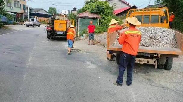 铁西发布丨 沈阳冬季路难修?冷料补坑解决路面维修养护难题(路面养护沥青冬季维修) 汽修知识 铁西发布丨 沈阳冬季路难修?冷料补坑解决路面维修养护难题(路面养护沥青冬季维修) 汽修知识