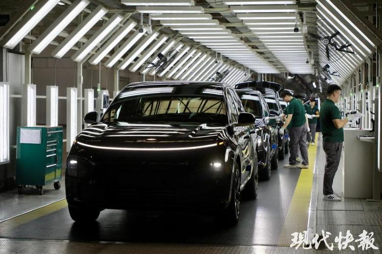 新能源汽车跑出“加速度” 江西汽修行业加速“新能源化”转型(新能源汽车汽修转型加速度) 汽修知识 新能源汽车跑出“加速度” 江西汽修行业加速“新能源化”转型(新能源汽车汽修转型加速度) 汽修知识