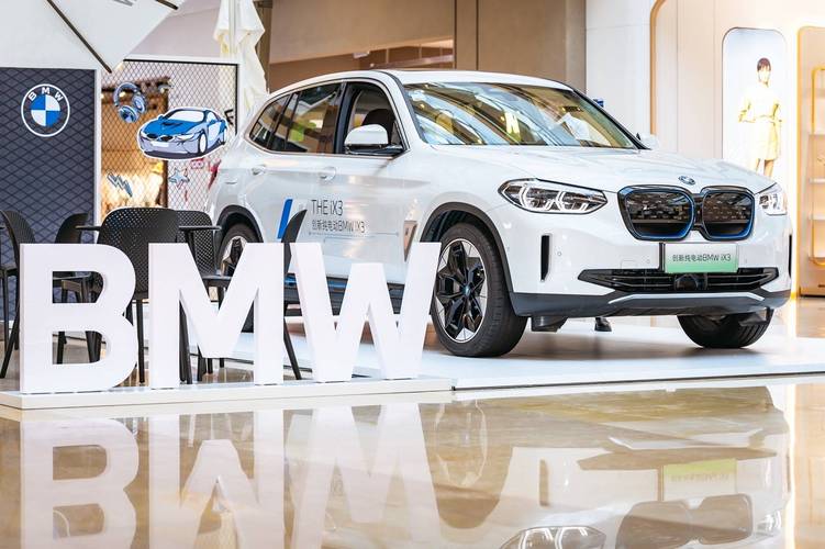 永康泓宝行全新BMW 3系象珠镇外展(宝马创新互联偶像运动) 汽修知识 永康泓宝行全新BMW 3系象珠镇外展(宝马创新互联偶像运动) 汽修知识