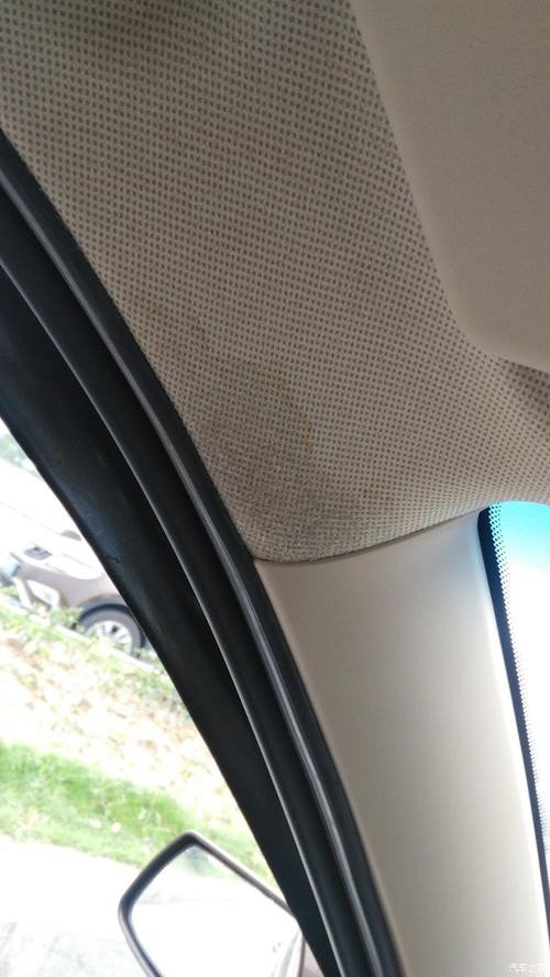 买二手GL8最好选雨天?23万买台艾维亚顶棚竟然漏水了(顶棚漏水雨天拆卸小哥) 汽修知识 买二手GL8最好选雨天?23万买台艾维亚顶棚竟然漏水了(顶棚漏水雨天拆卸小哥) 汽修知识