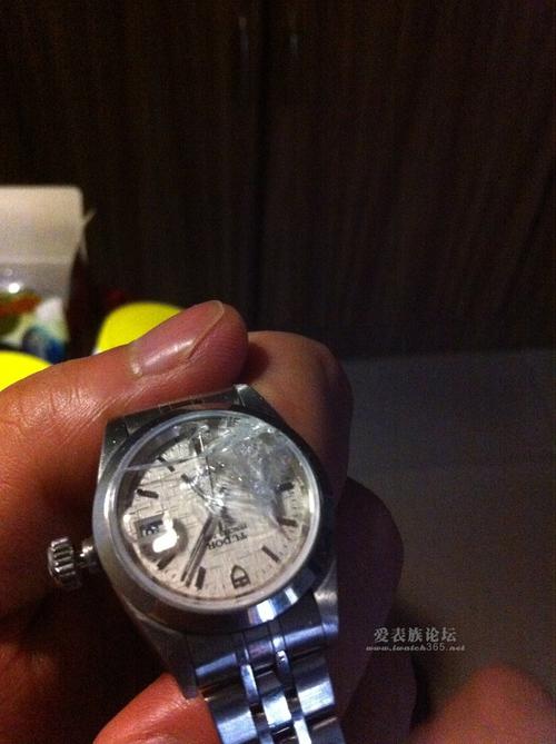 东营:雷诺手表刚带一年多 两次刻度针掉落划伤表盘(表盘雷诺刻度手表划伤) 汽修知识 东营:雷诺手表刚带一年多 两次刻度针掉落划伤表盘(表盘雷诺刻度手表划伤) 汽修知识
