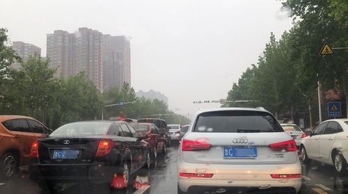 安顺蚂蚁淘车总店(积水车辆路面行驶切记) 汽修知识 安顺蚂蚁淘车总店(积水车辆路面行驶切记) 汽修知识