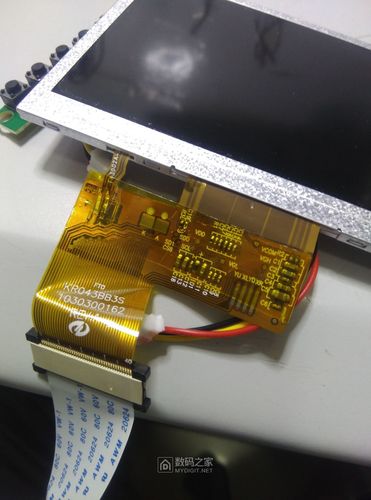 自己能修吗(排线条纹校正更换液晶) 汽修知识 自己能修吗(排线条纹校正更换液晶) 汽修知识