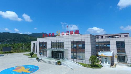 强信心·走进百企丨“小马”如何拉动“大车”——宁波北仑灵峰工业社区创新治理见闻(社区工业企业大车治理) 汽修知识 强信心·走进百企丨“小马”如何拉动“大车”——宁波北仑灵峰工业社区创新治理见闻(社区工业企业大车治理) 汽修知识
